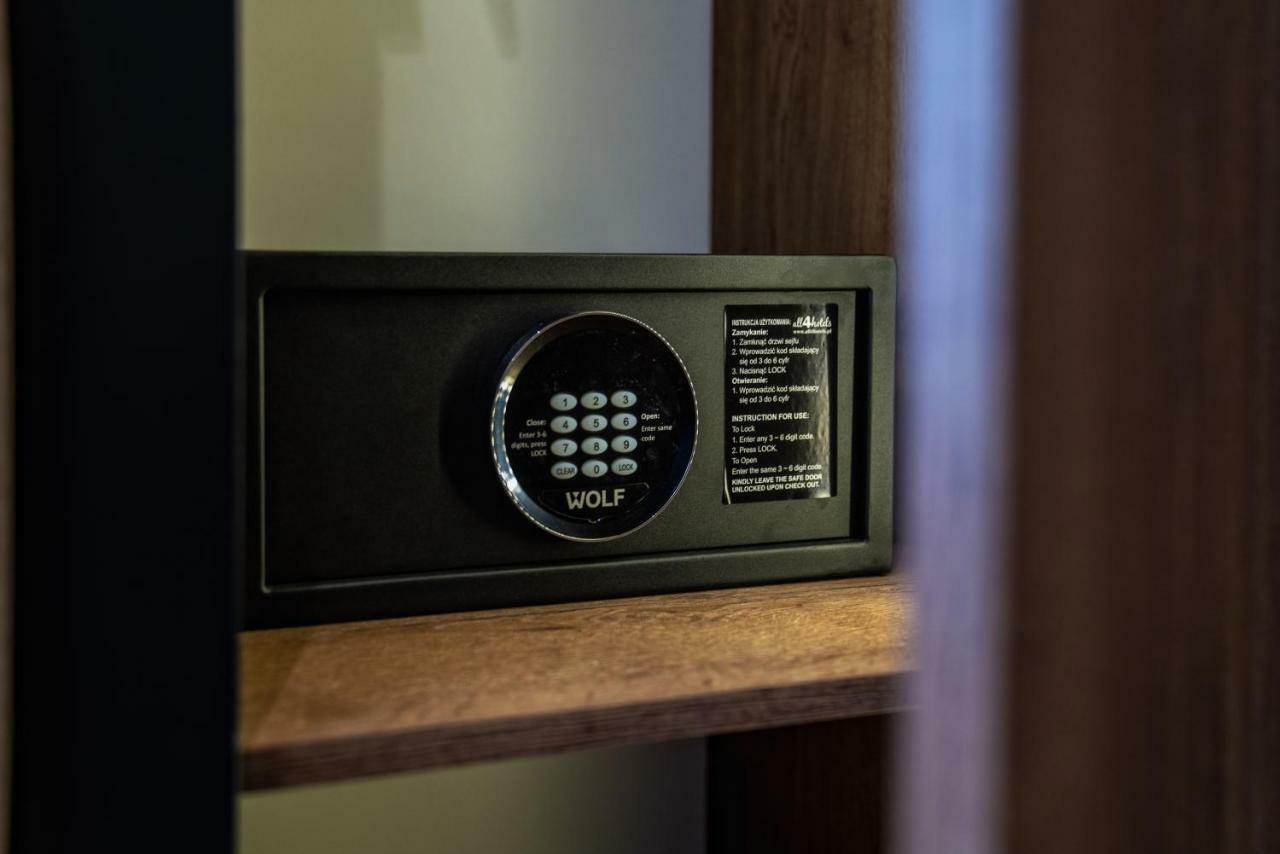 Meta Apartments Щирк Екстериор снимка