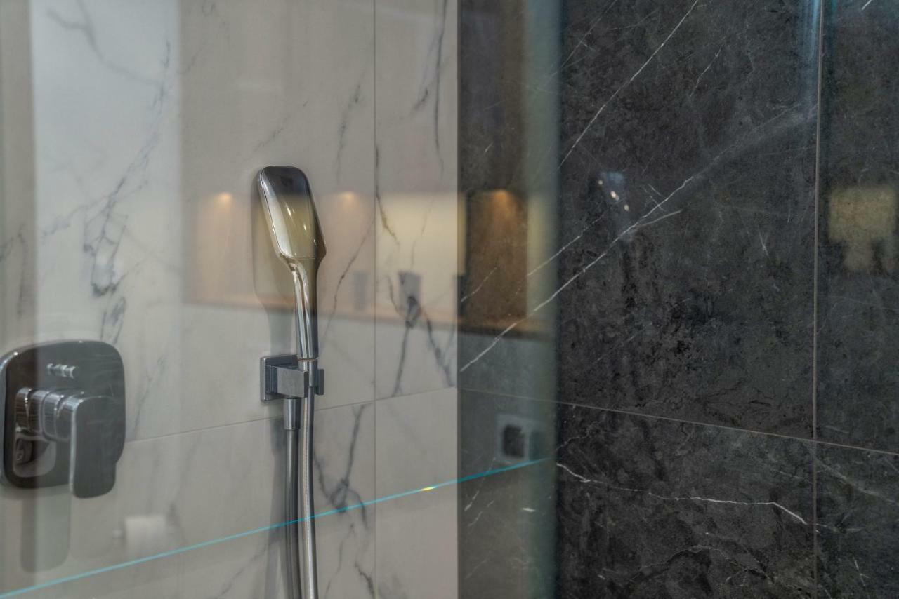 Meta Apartments Щирк Екстериор снимка