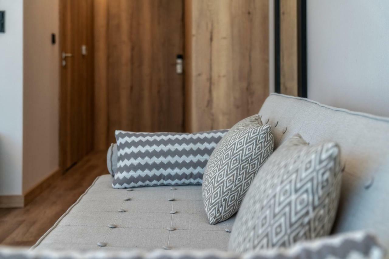 Meta Apartments Щирк Екстериор снимка
