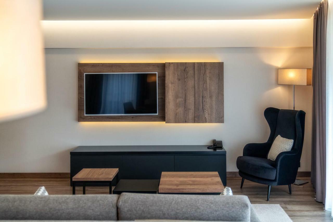 Meta Apartments Щирк Екстериор снимка