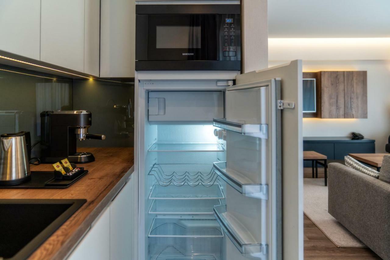Meta Apartments Щирк Екстериор снимка